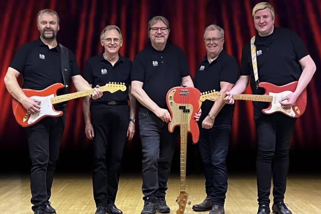 The 2i's Coffee Band