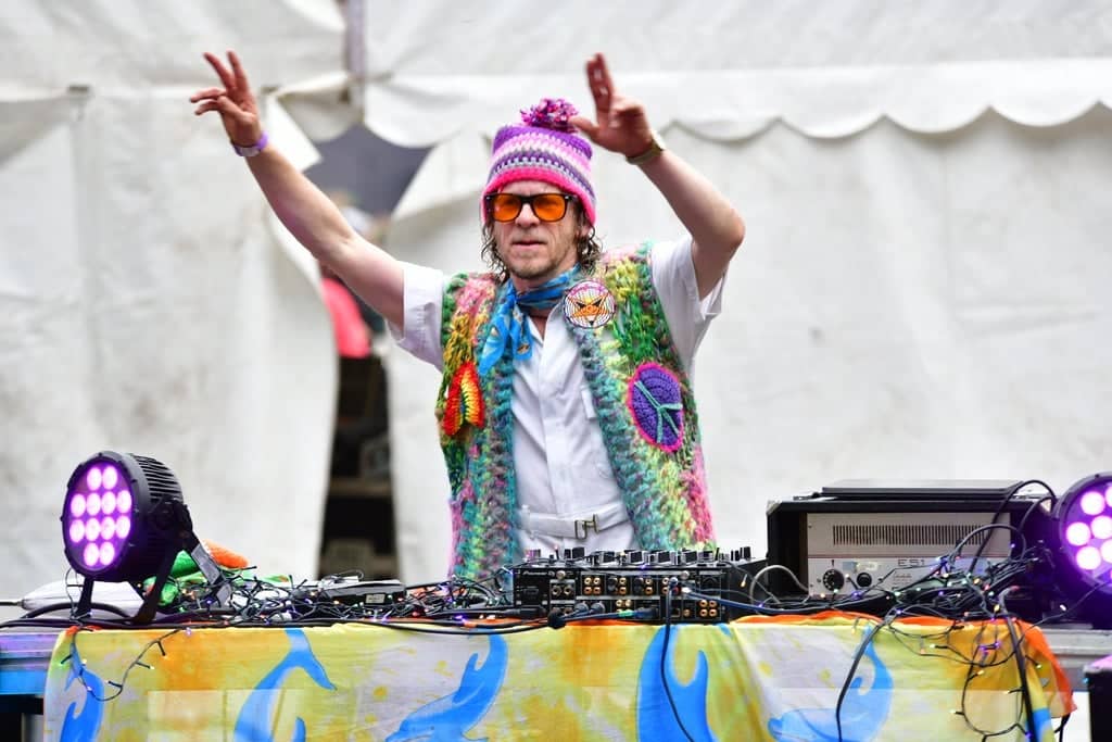 STARFUNKLE DANCING DJ
