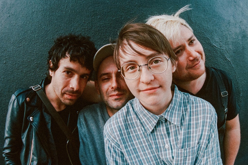 Florist Performs 'The Birds Outside Sang' & 'Holdly'