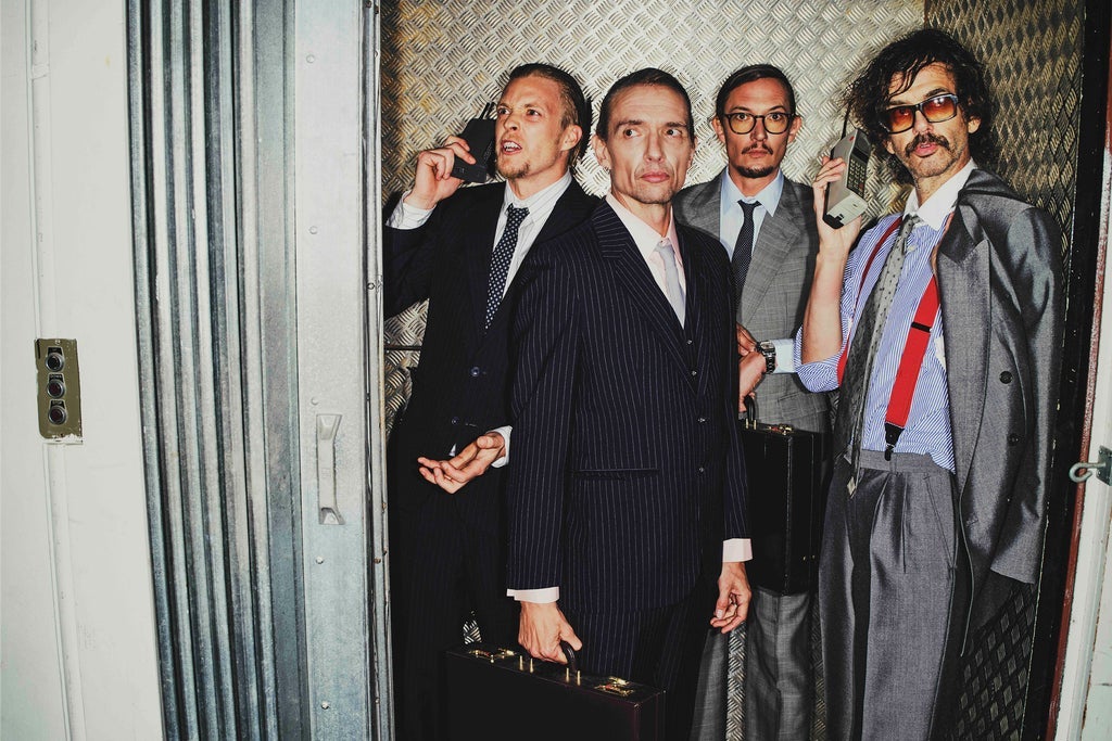 THE DARKNESS: Dreams on Toast