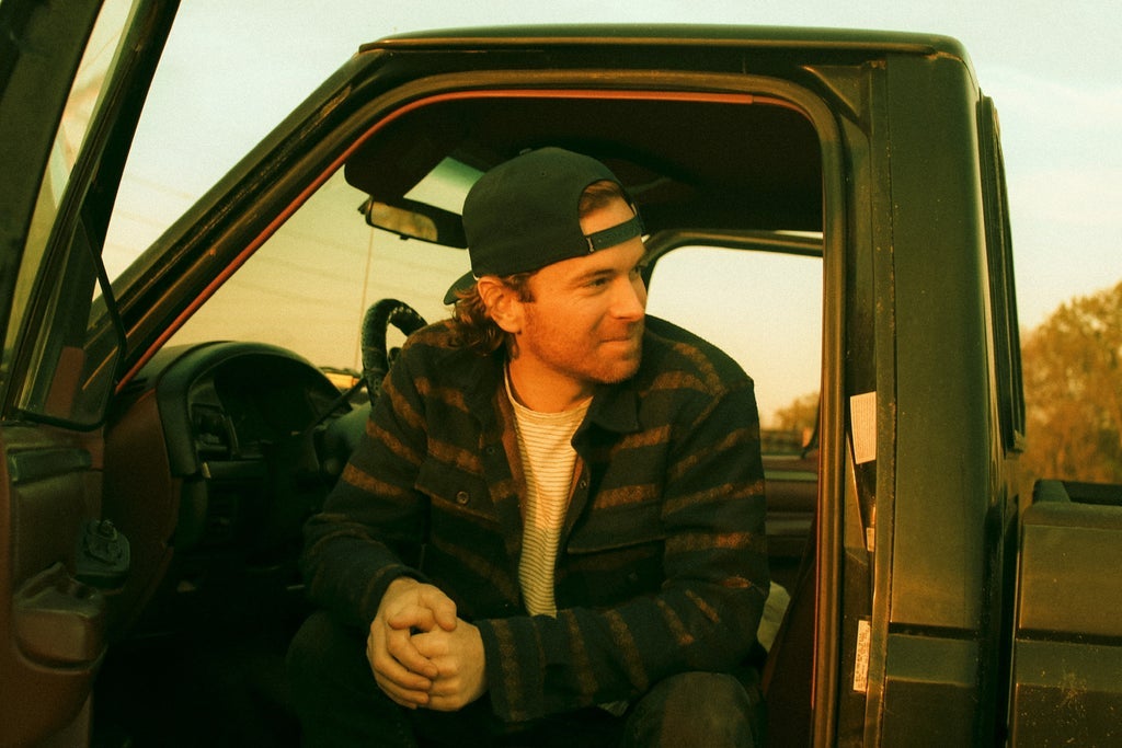 Tom Mackell w/ Special Guest Nick Horn