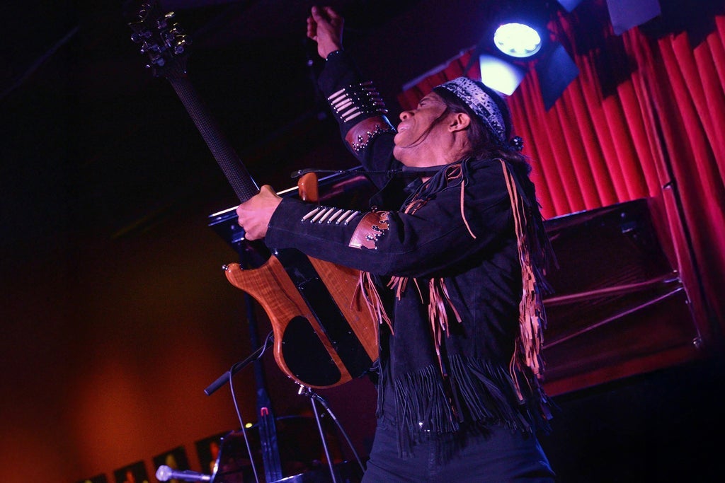 Stanley Jordan Plays Jimi