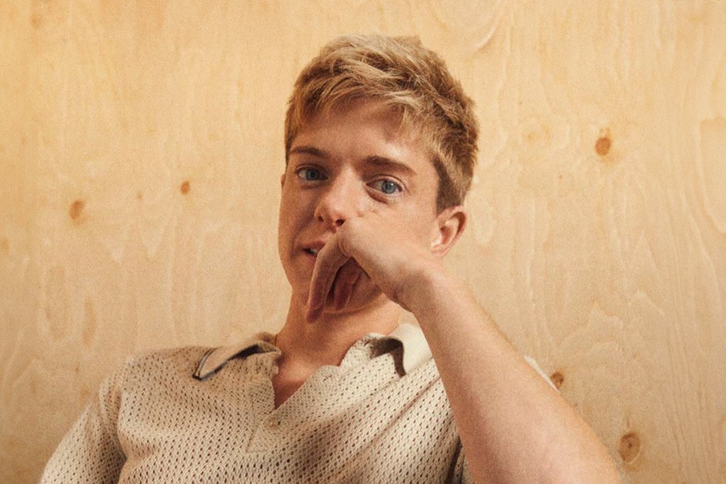 Mae Martin: The Possum