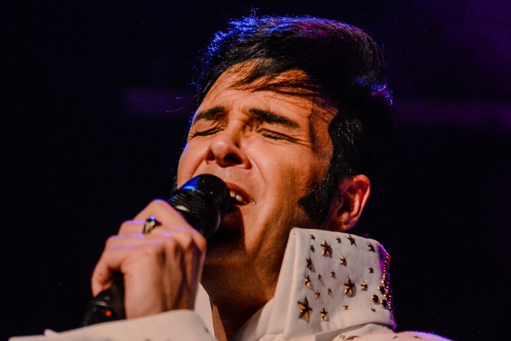Christmas with Elvis: The Ultimate Tribute to Elvis