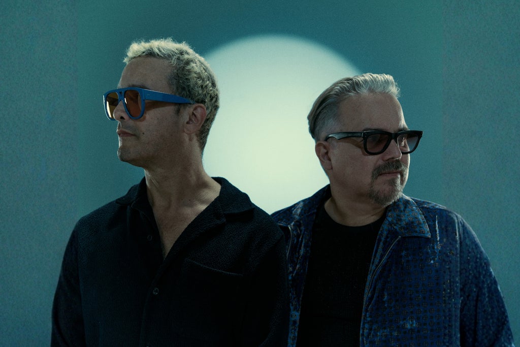 Los Amigos Invisibles