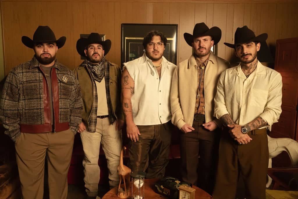 Grupo Frontera - Triste Pero Bien C*bron Tour