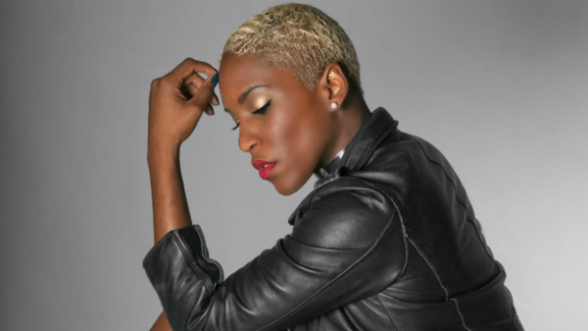 Liv Warfield