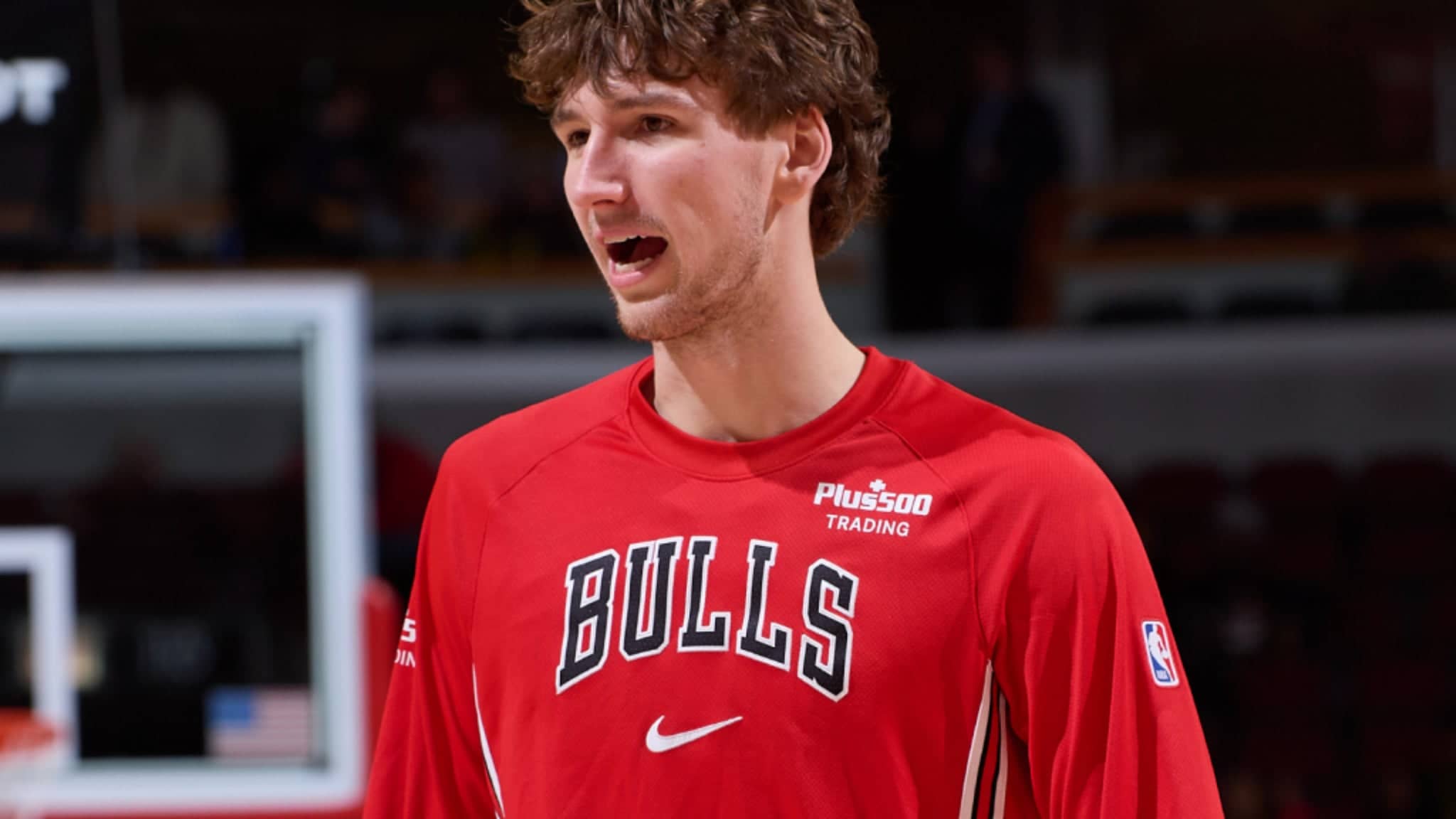 Chicago Bulls Watch Warmups Pass