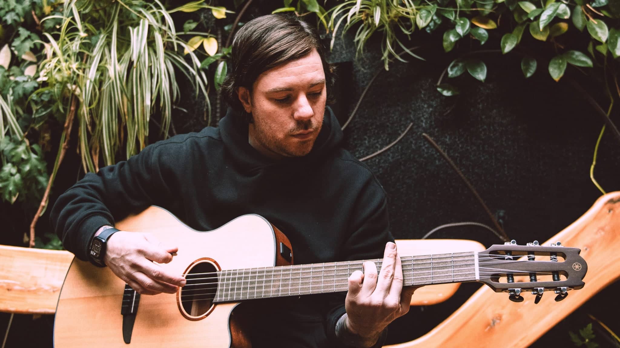 KURT TRAVIS with Mella, Resilia, & Guest