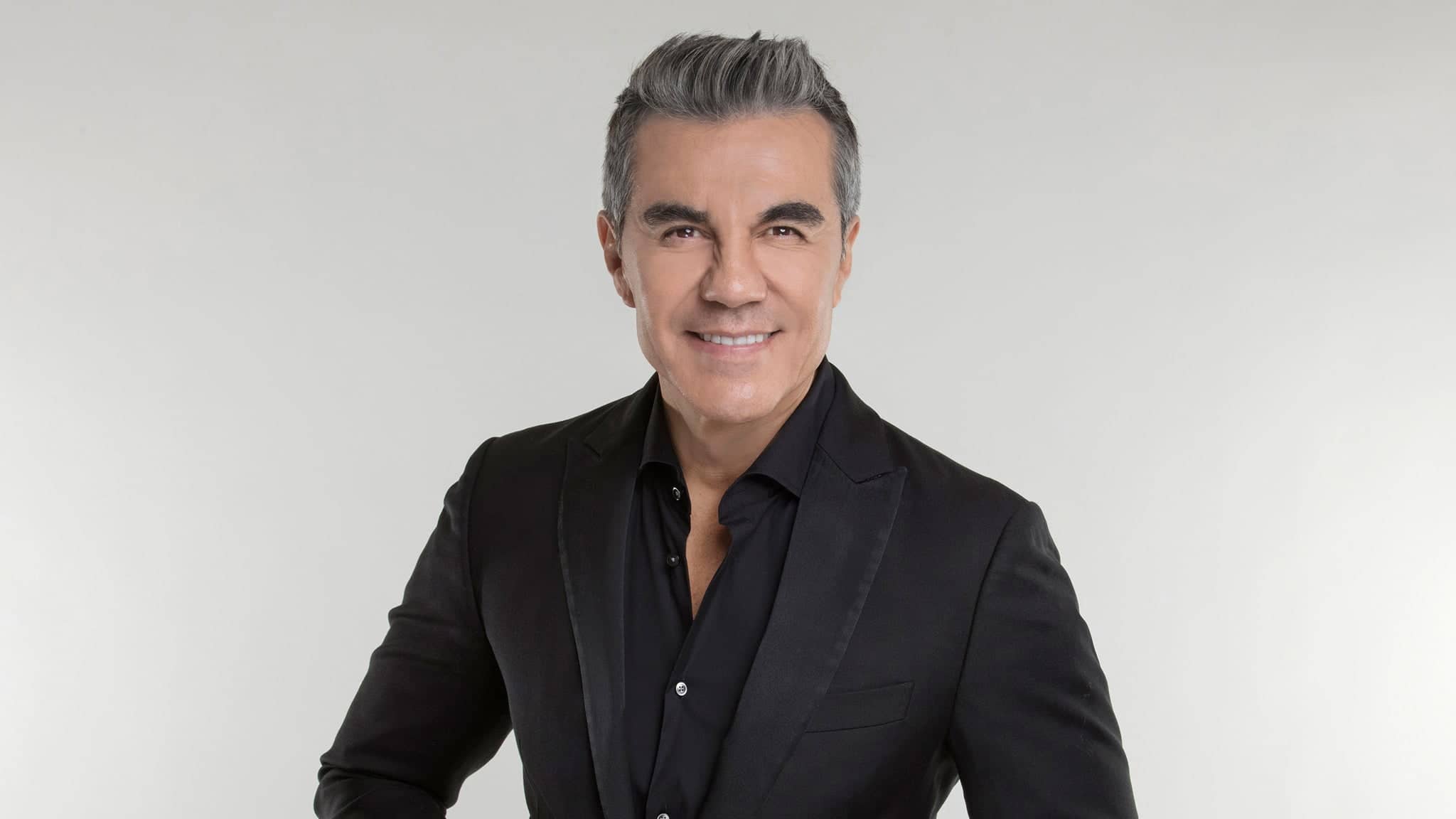 Adrián Uribe