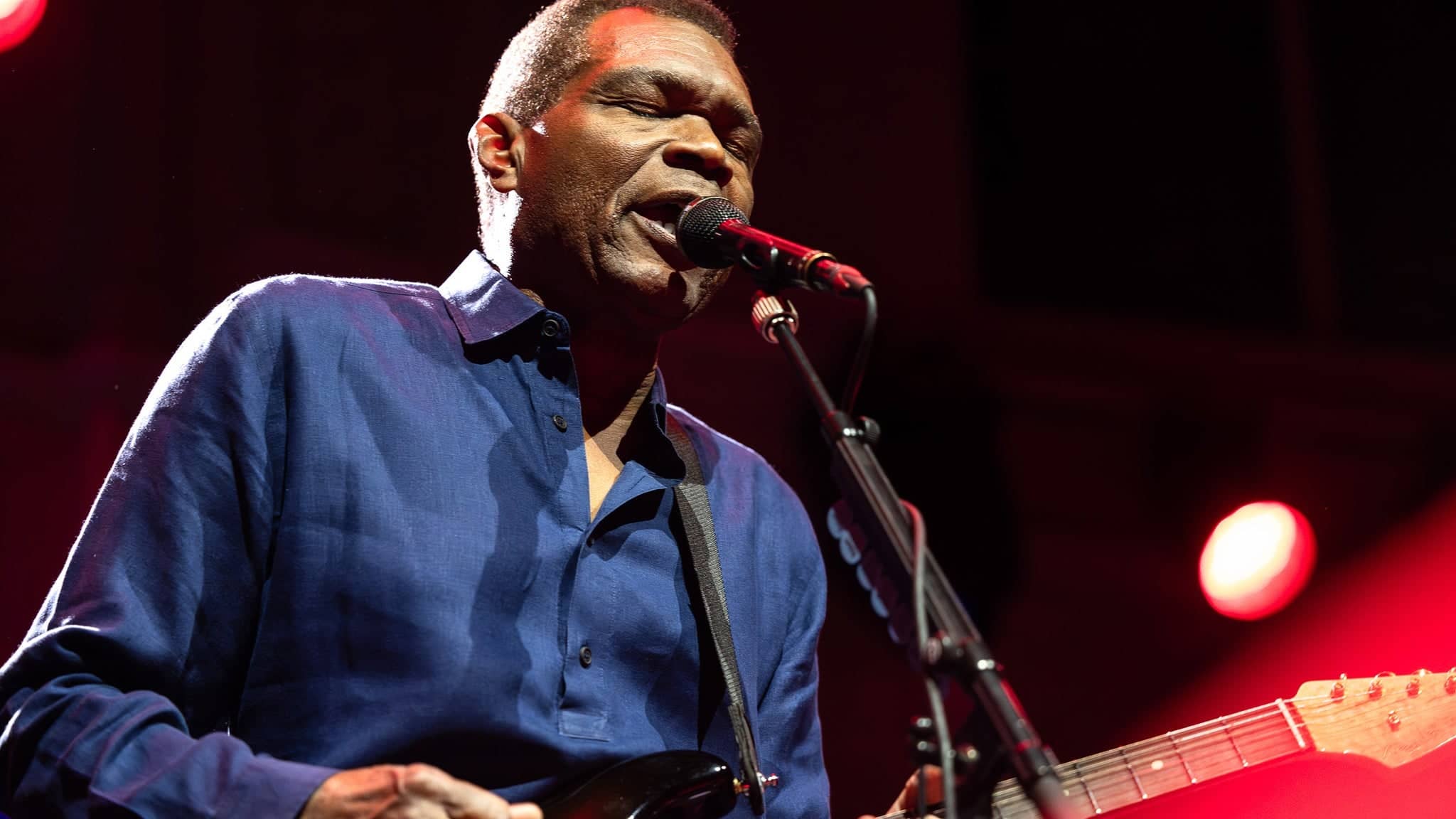 The Robert Cray Band - All Amped Up Tour