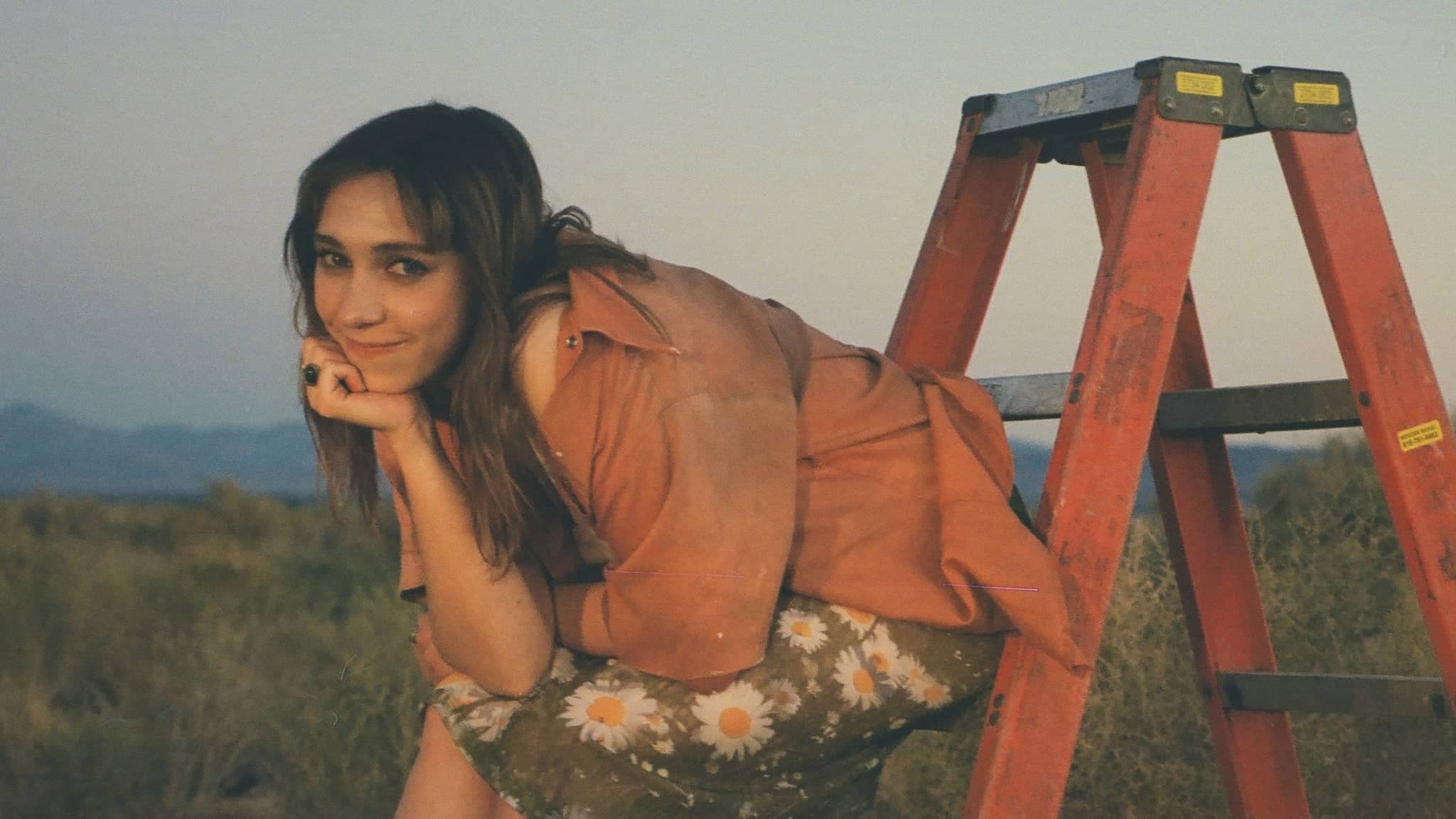 Tractor Presents: Theo Kandel w/ Annika Wells AT The Sunset