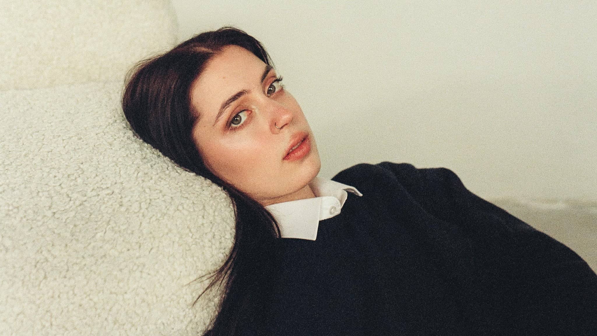 Lizzy McAlpine